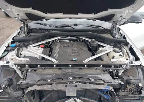 2022 BMW X6 xDrive40I z USA, uszkodzony, nr VIN 5UXCY6C06N9J04370